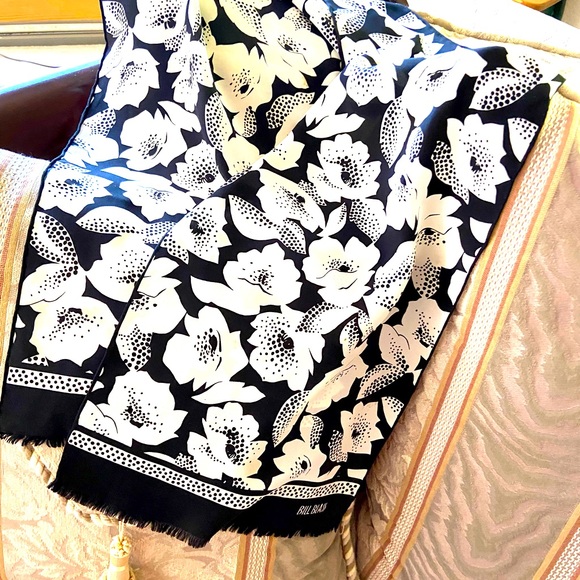 BILL BLASS Scarf 57” Black White Silk Classic Beauty, Gorgeous Detail Like New! - Picture 2 of 6